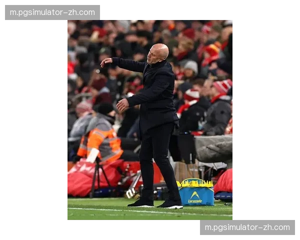 马内大腿伤势恢复缓慢 多特蒙德边路防守面临调整 马内大腿伤势恢复缓慢 多特蒙德边路防守面临调整